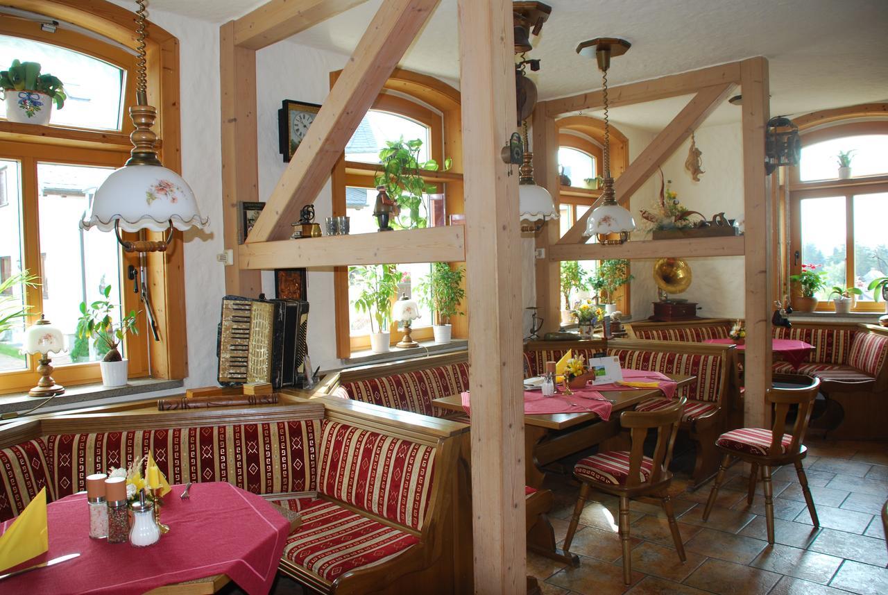 Hotel Alpenhof Markneukirchen Exterior foto